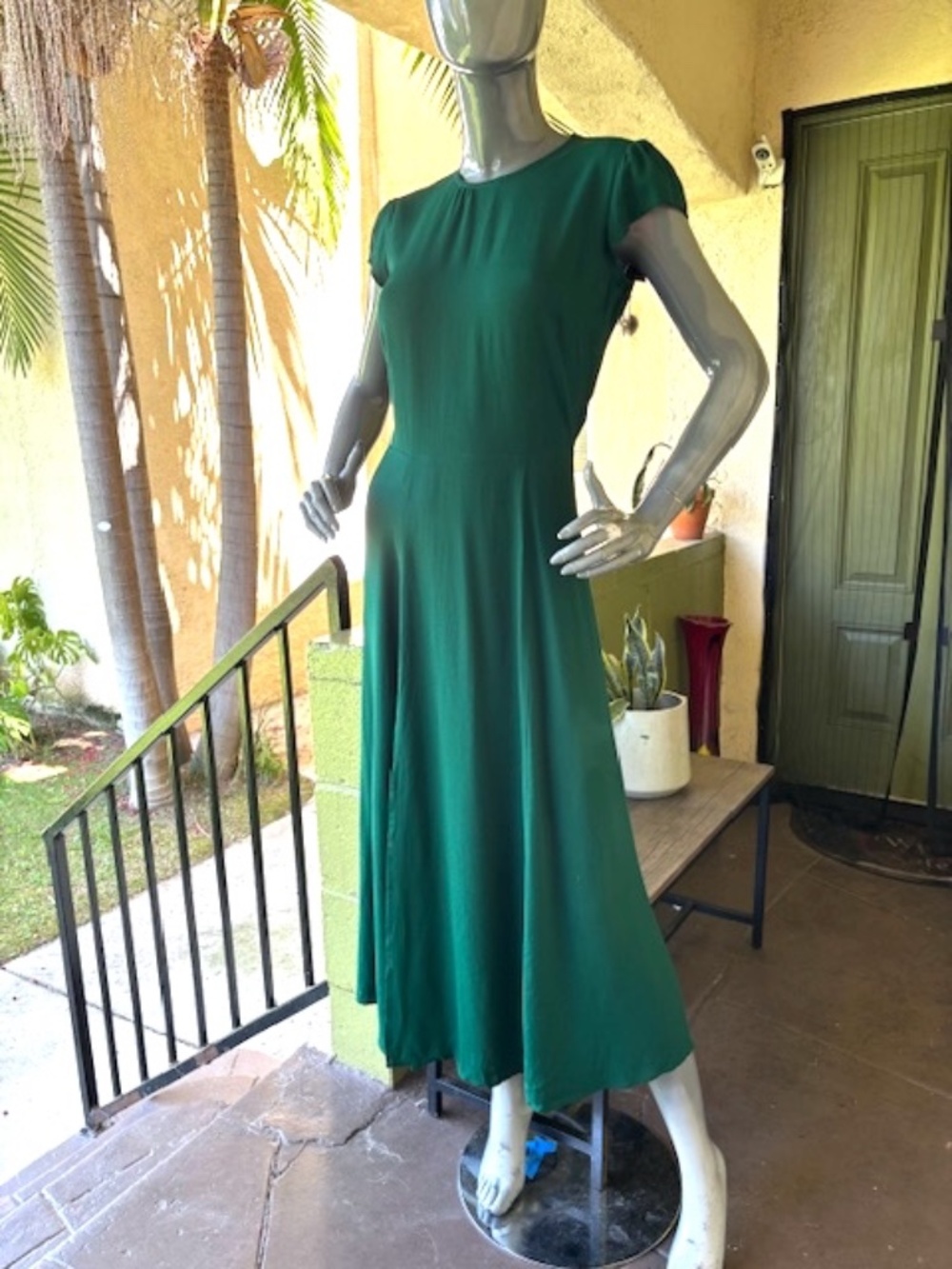 REFORMATION Gavin Cap-Sleeve Midi Dress w/ Cutout Back EUC/sz 4 - Picture 5 of 15